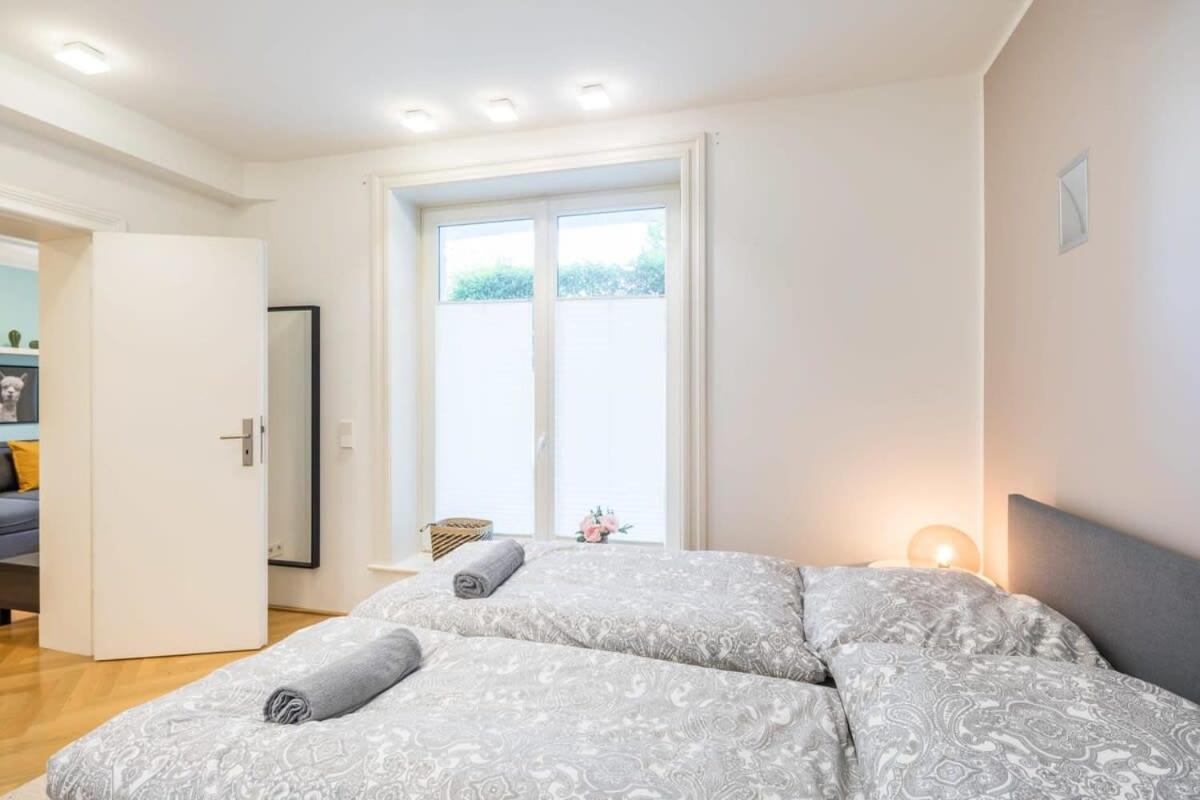 Modern Near Aussenalster Hamburgo