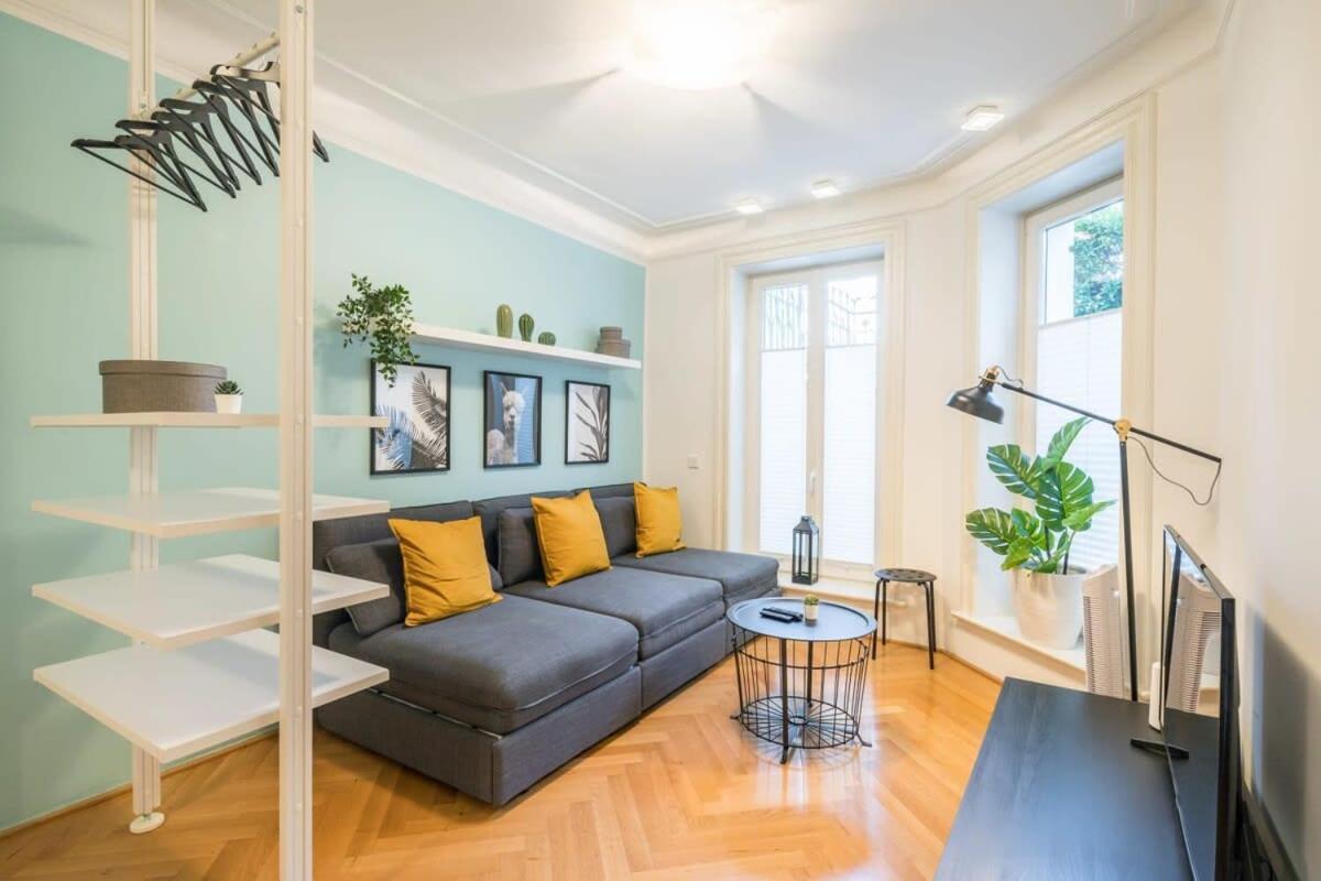 Apartamento Modern Near Aussenalster Hamburgo